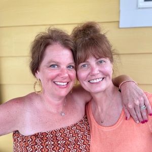 Meet your Posher, Polly